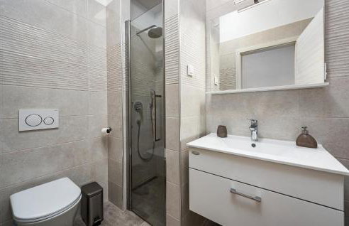 5 Bedroom Nice Home In Karojba - Foto 40