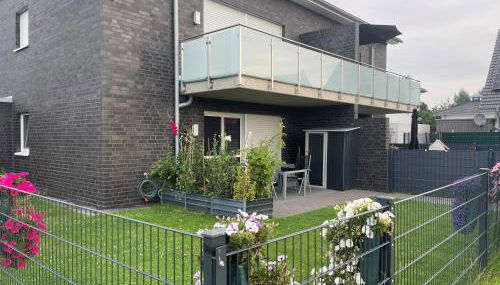 Ruhig gelegene EG-Neubauwohnung & Garten, überdachte Terrasse, Insektenschutz, Fußbodenheizung, EBK für max 7 Personen - Foto 2