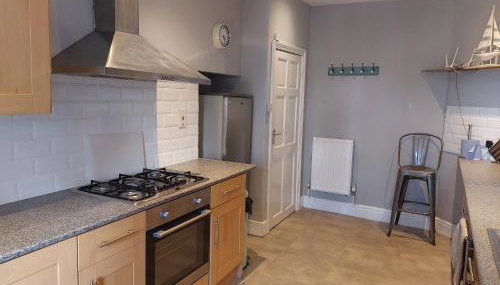 Llandudno apartment, quirky pub with tropical beer garden - Foto 5