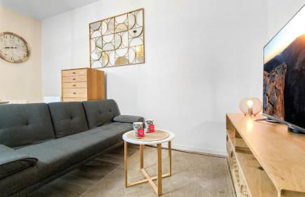 CALYPSO - Hypercentre - Proche Gare & Tram - Balcon - Wifi - Foto 16