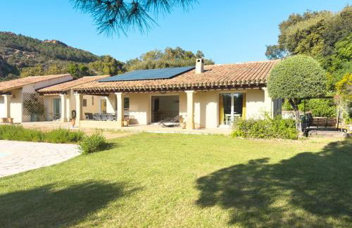 Exclusive Authentic Riviera Villa - Private Pool, Pétanque Court, Panoramic Mediterranean Sea & Estérel Mountain Views - Foto 56