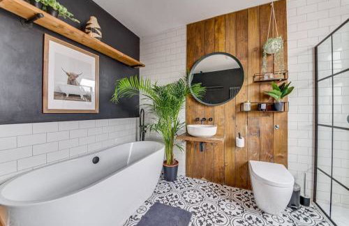 Boho Beach House Hot Tub, 3 Bedroom - Foto 16