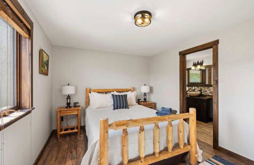 Family-Friendly Cabin with Heated Pool & Sauna - Foto 25