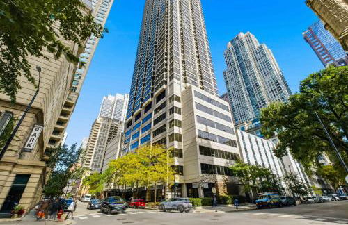 2bd River North Million Dollar Views! Parking Incl condo - Foto 5