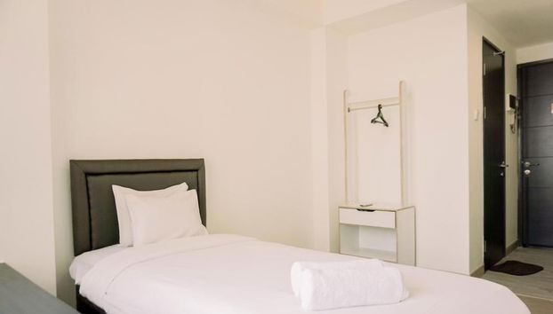 Homey And Comfy Studio Collins Boulevard Apartment - Foto 3, Habitación