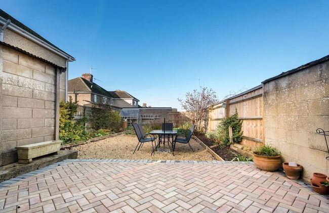 Charming 3 BR House - Garden Parking Near CS Lewis Park - Foto 9