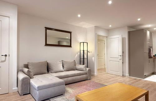 Laura's modern 1 bed apartment in Wimbledon - Foto 19