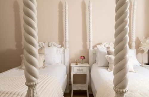 Downwood Vineyard Manor House in Idyllic Countryside - Photo 34