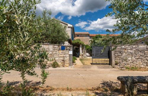 Mediterranes Steinhaus mit Privatpool, Sauna, Meerblick, Kamin, Sommerkueche - Foto 32