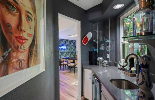 Garland Treehouse Villa: Patio Feasts & Creekside by Vacation Your way - Foto 13