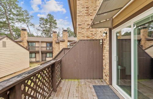 Cozy Huntsville Condo - 2BR Near SHSU - Pool - WiFi - Free Parking - Foto 7