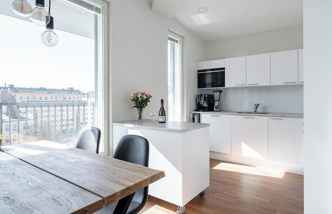 Luxurious 1BR Penthouse with Balcony - Foto 8