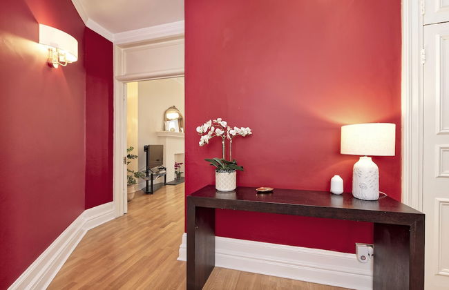 Historic Whitehall Flat in SW1 by Underthedoormat - Foto 12