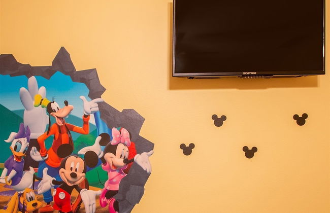 Private Screened Splash Pool Overlooking Tranquil Lake Right Beside Disney World by Florida Dream Homes - Foto 5