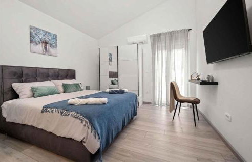 3 Bedroom Lovely Home In Santalezi - Foto 8