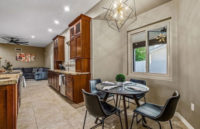 Luxury Lookout Canyon 5 Bdrm Stunner W/htd Pool! - Foto 20