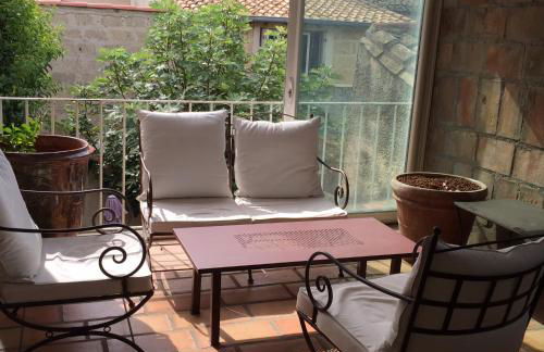 La maison sur la place dans Aigues Mortes - Foto 12