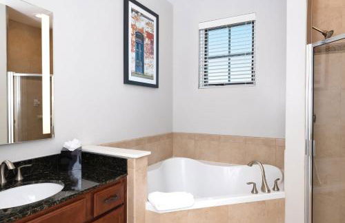 Wyndham La Cascada 2BR Apartment with Resort Access - Foto 36