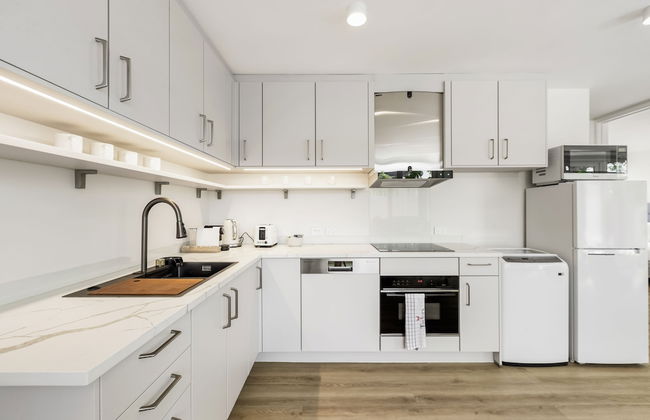 Brand New Retreat Halfmoon Bay-Netflix - Foto 11