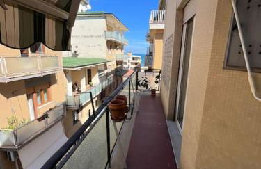 OFFERTA Inizio Anno! 2 Suite in Centro Città con Balcone Vista Mare - Foto 13