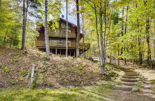 Lakeside Northwoods Retreat Dock, Deck, Fire Pit! - Foto 24