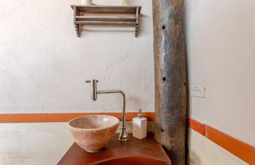 Casa de Hospedes Chalé Rustico com Banheira e Piscina Privativa a 1h de SP Espaço Totalmente Privativo - Foto 25