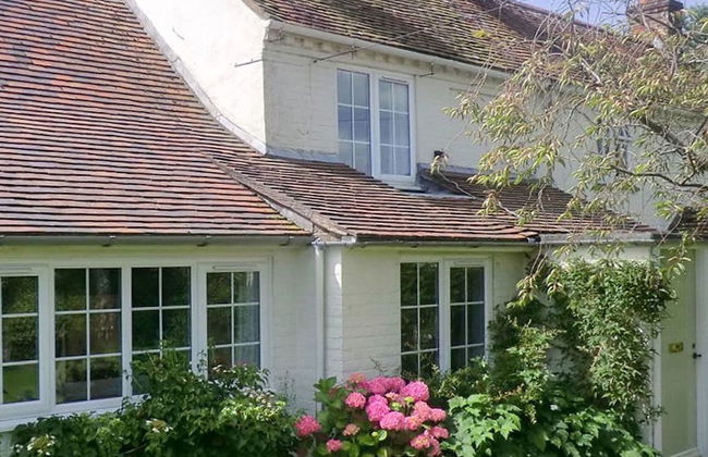 Pretty Cottage Near City Sea - Foto 1