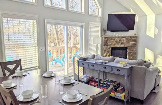 Woodland Chalet by Avantstay Deck + Lake Access - Foto 22