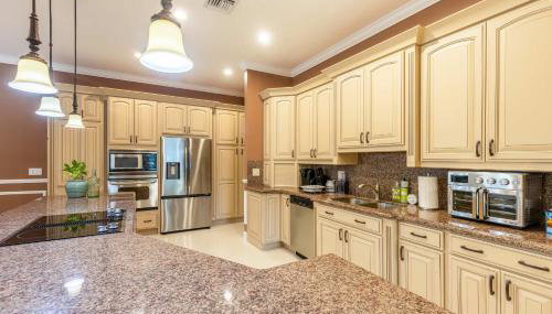 Chill & Spacious 3BR - Beaches & Backyard Fun - Foto 3, stove, dishwasher