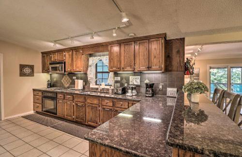 13 Mi to Hot Springs Serene Royal Home with Deck! - Foto 8