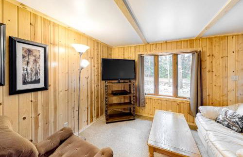 Quaint Lake Escape - Photo 1