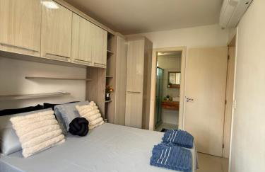 Apartamento 100 metros da praia com piscina - Foto 23