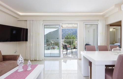 Family Villa Basilicata Gloria with Private Heated Pool, BBQ & Kid's Play Area - Foto 4