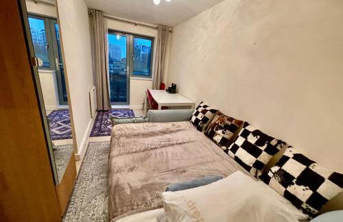 Luxury 2 Bedroom Apartment- Lake view - Free Parking - Wembley Stadium 5KM - Foto 10