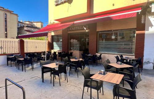 Urban Retreat with Views & Terrace - Foto 44