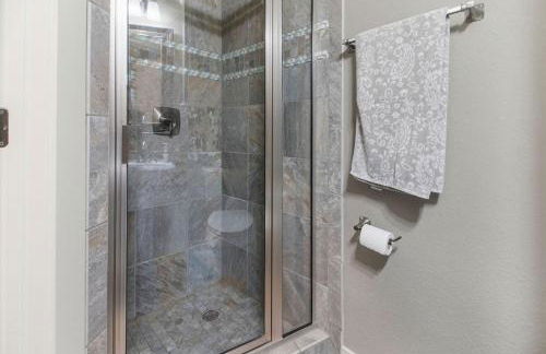 Luxury Waterfront Home Family and Pet Friendly Near Surfside Beach 11 Mins - Foto 72