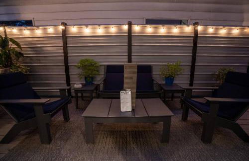 3 bed 3 bath Modern Luxury Home with Hot Tub and Rooftop Patio - Foto 70