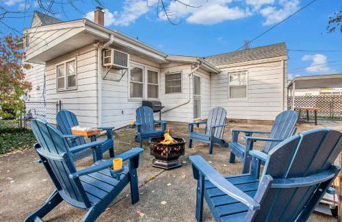 Tahanan - Cozy 4BD Near Downtown & UND - Gameroom - Foto 18