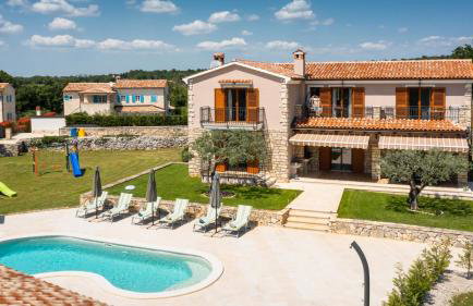 Rustic villa Marijanin Vrt with pool in Tinjan - Foto 8