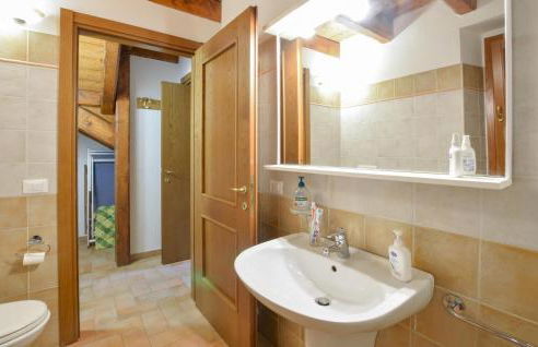 Lovely Apartment In Loiano With Wifi - Photo 15