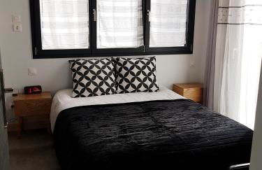 LES VAGUES, terrasse rez-de-ch, parking gratuit, lits faits, animal bienvenu et tout à pied - Foto 25