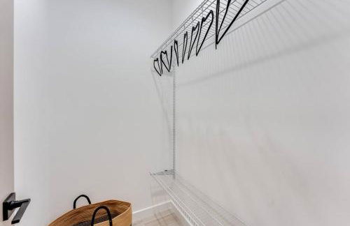 Modern Luxury In The City at Havilah Estates - Foto 28