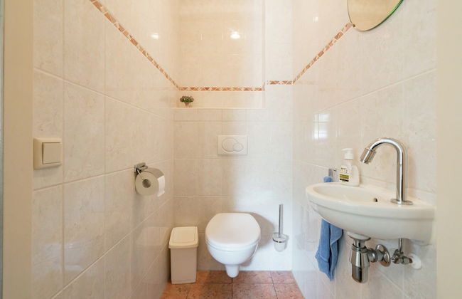 Farmhouse in Rheeze Near Forest and Meadows - Photo 19