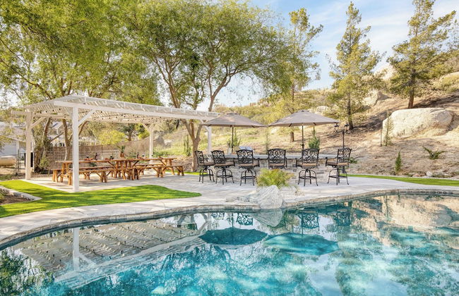 The Riesling Retreat by Avantstay Estate w/ Pool, Hottub, Putting Green & Pickle Ball Court! - Photo 50