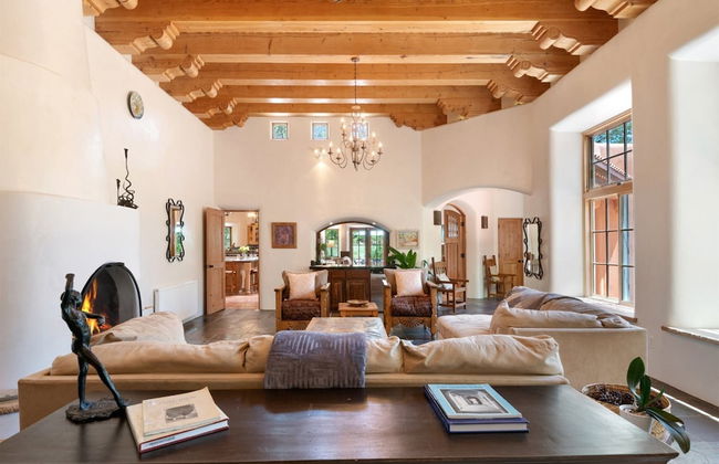 El Torreon - Exclusive Luxury Home, Nestled Next to Water and Trees - Foto 13