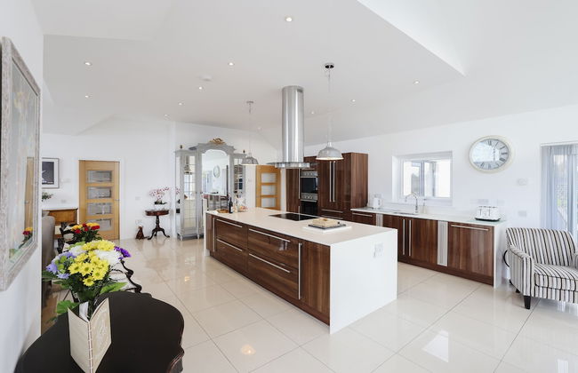 JOIVY Luxurious & Spacious 3Br House With A Hot Tub - Foto 14