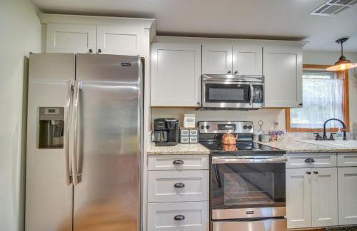 On-Site Lake Access Group Getaway in Afton - Foto 27