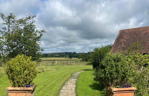 House on the Brooks Self catering Holiday let South Downs West Sussex Sleeps 14 - Foto 25