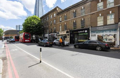 Spacious 1BR Steps from London Bridge & The Shard - Photo 6