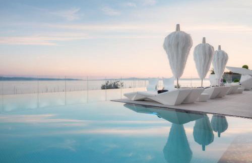 Posh Residence Luxury Suites - Photo 15